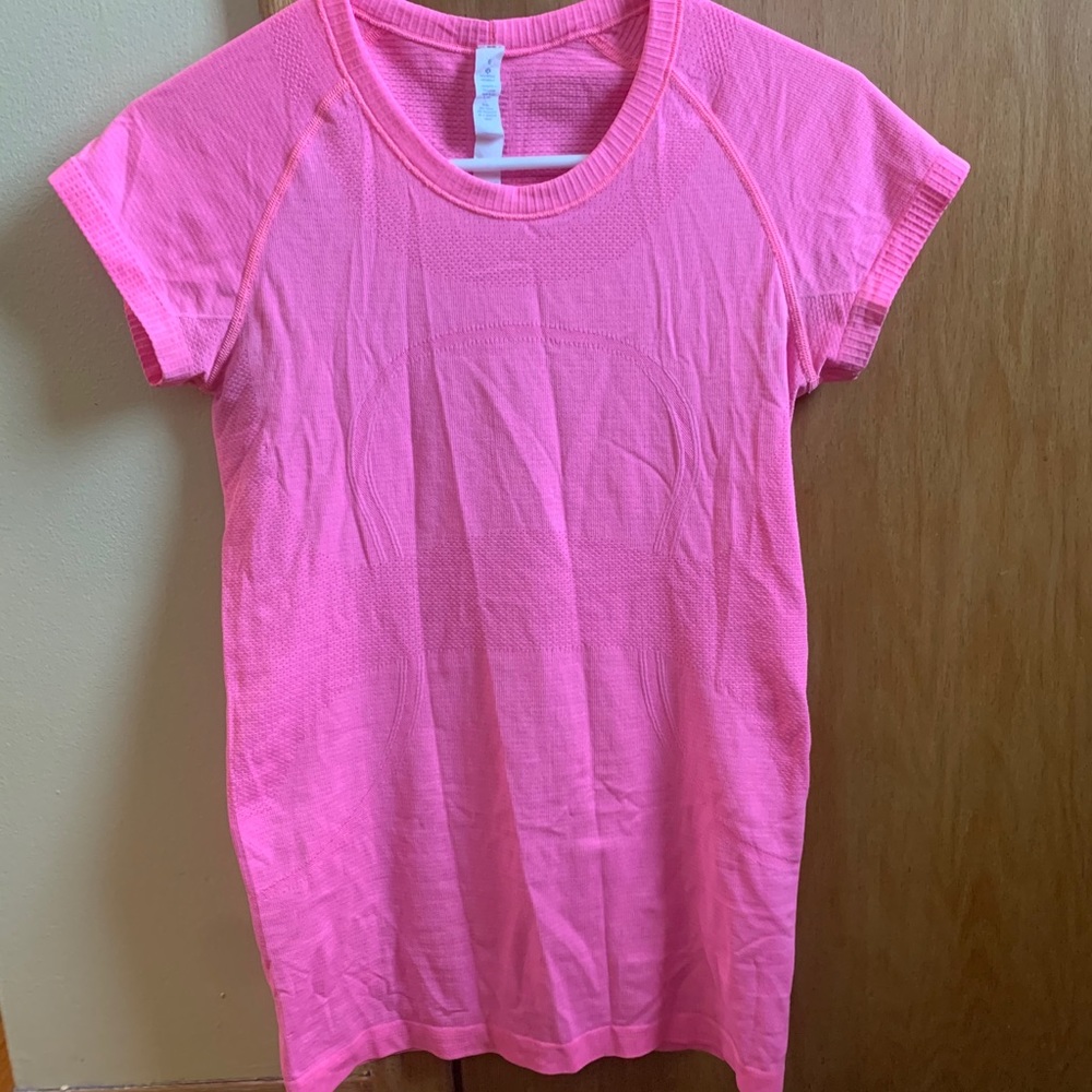 Lululemon short sleeve top
